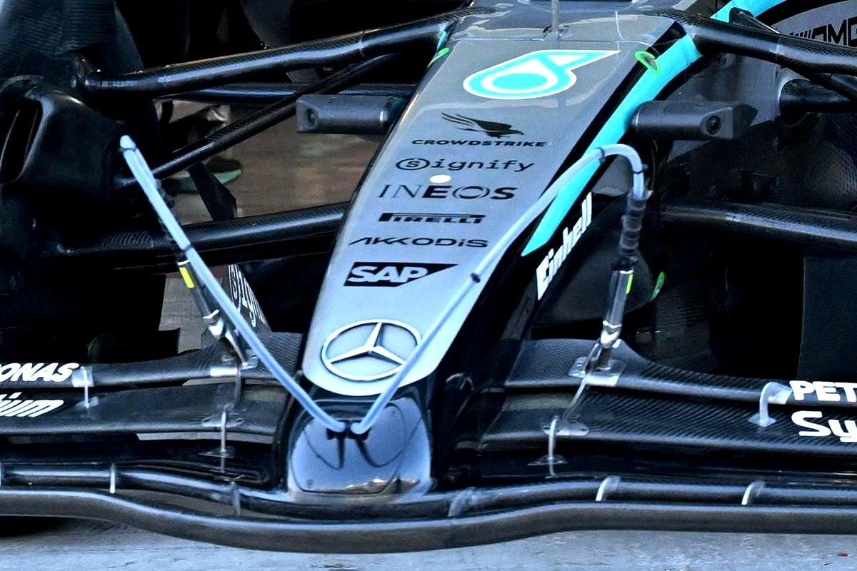 梅奔赛车上一个新logo，每年竟要烧掉4.3个亿。你没看错，掏钱的就是微软