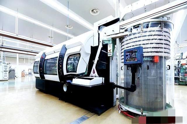 褚时健案可能真的推动了些什么。他怎么也不会想到，自己案发后国企管理者的待遇会