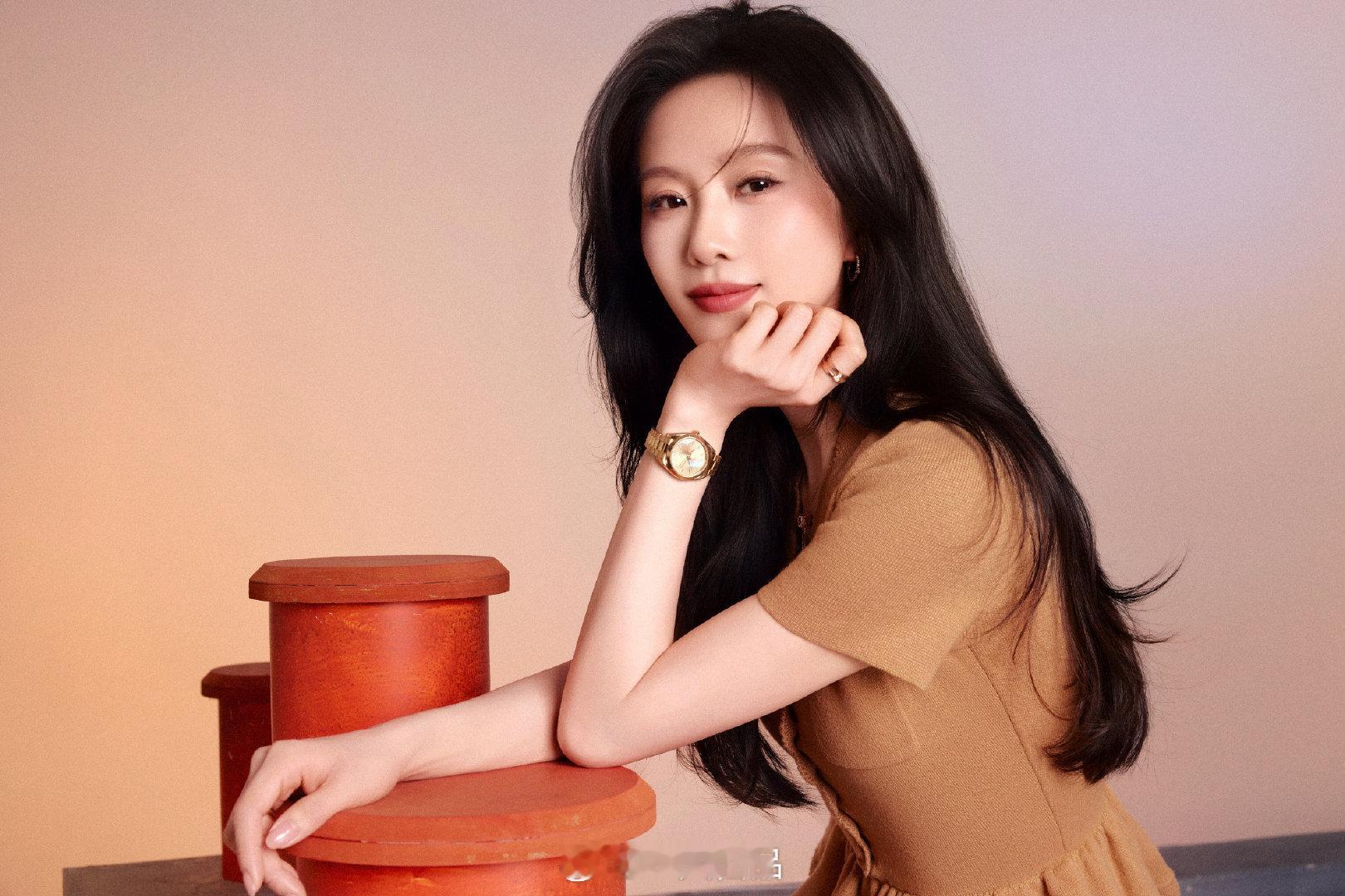 刘诗诗新春写真大片，高级又飒。温柔又雅刘诗诗欧米茄全球名人大使