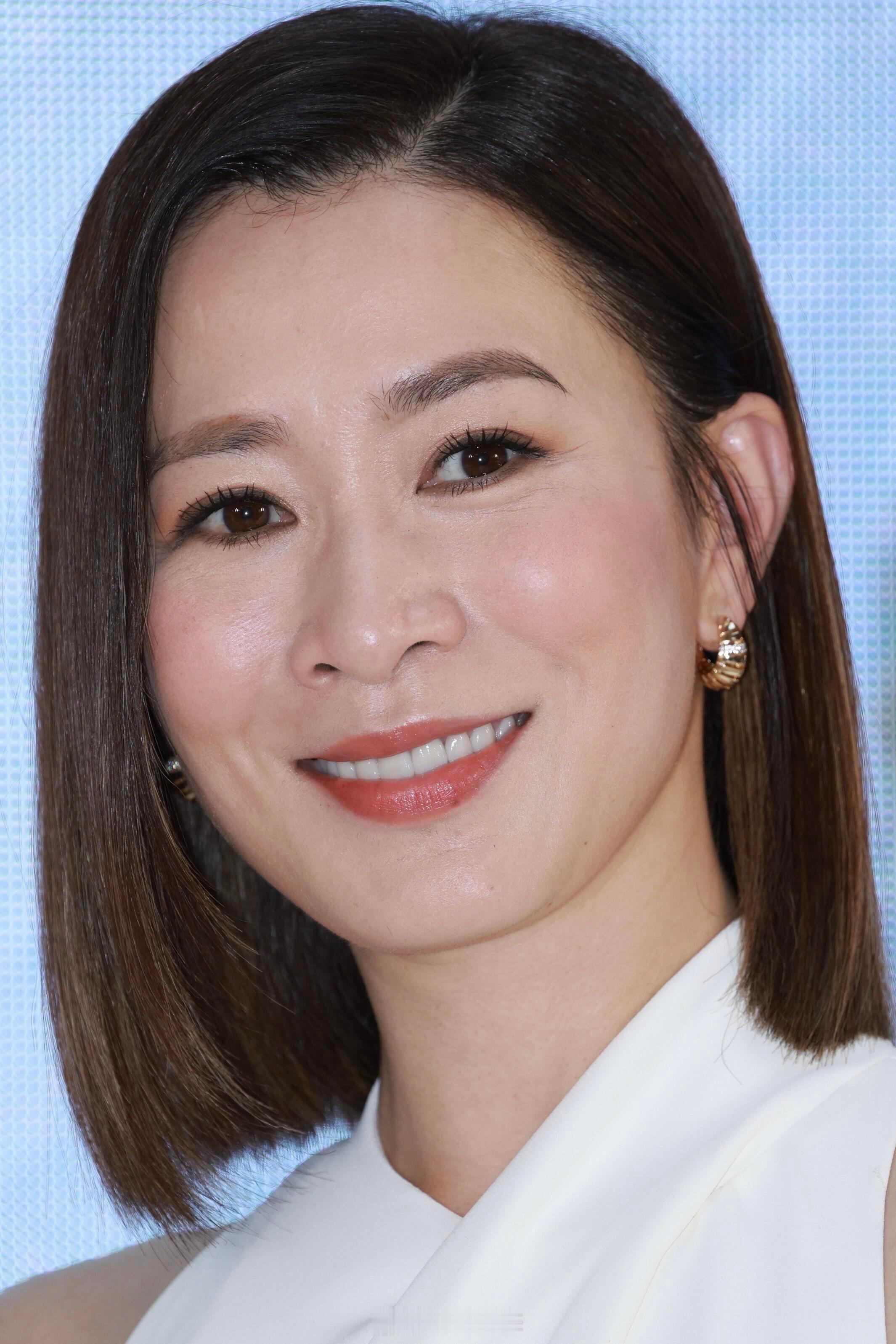 余诗曼生图50了皮肤还这么嫩​​​