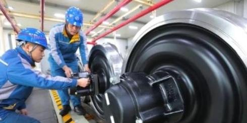 “给钱也不卖给中国。”为了打压中国发展，日本和德国联合断供高铁车轮，毁掉了中国上