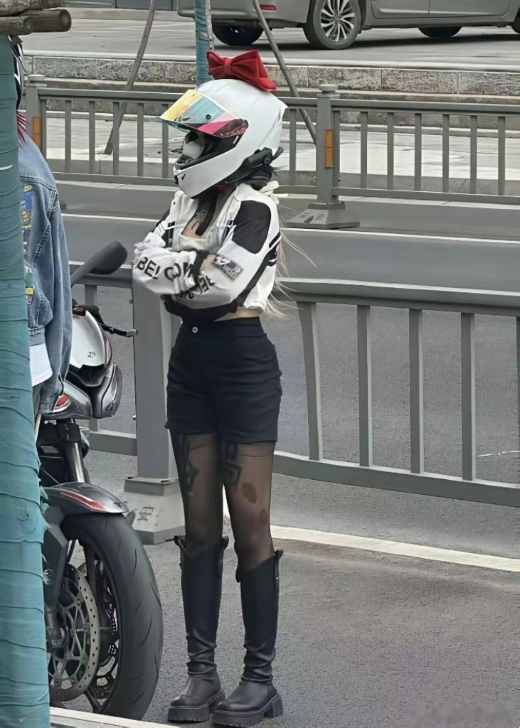 到底哪张是生图？[捂脸哭]​​​