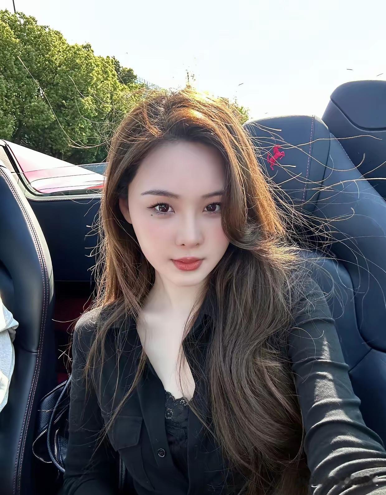 张颖颖现在为啥不直播带货了？​一个品牌商朋友说，她不是不想赚钱，是品牌方集体把