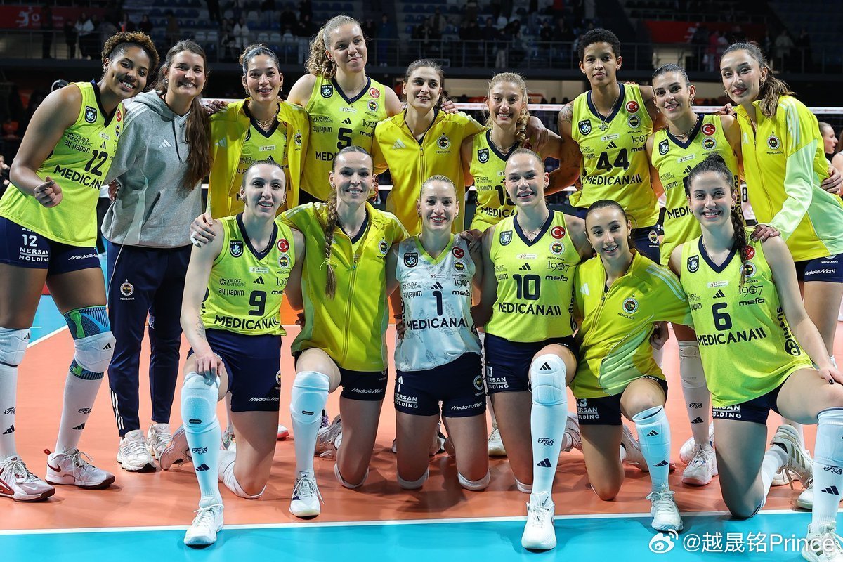 💥费内巴切队在1/4决赛第二回合比赛中，共出现了28次发球失误❌9次：费多