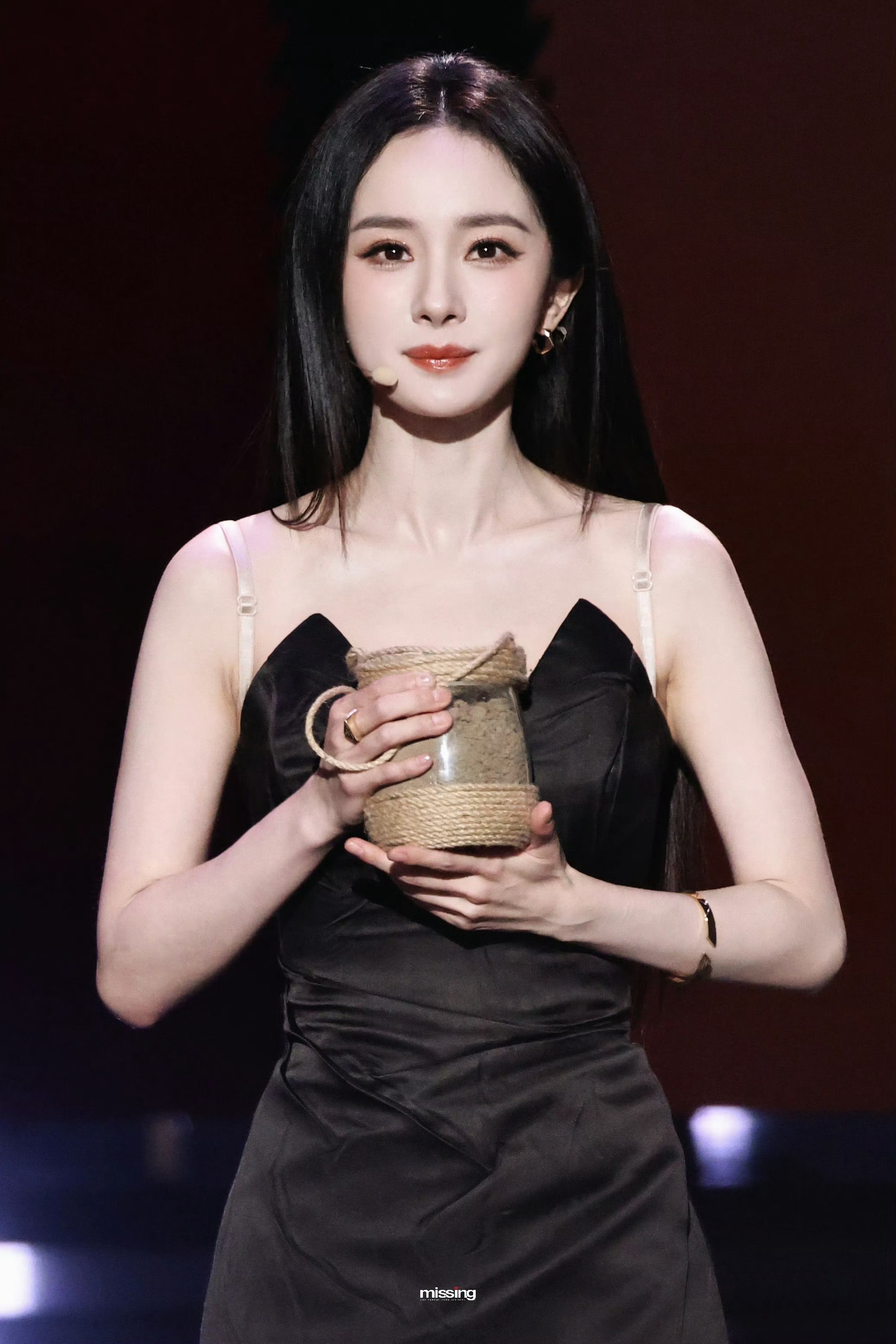 杨幂柳智敏撞衫杨幂巨美可以说是内娱标杆了