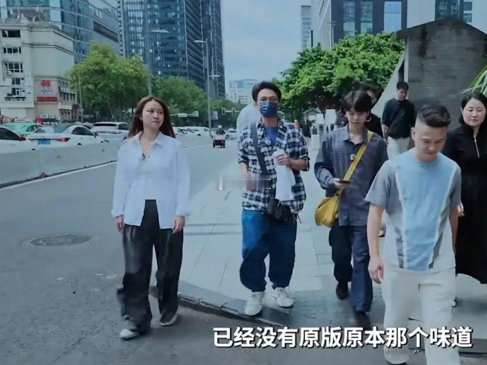 吴镇宇把成都网红店挨个吐槽一遍，吐兔头嫌蹄花腥还是太敢说了[doge]​