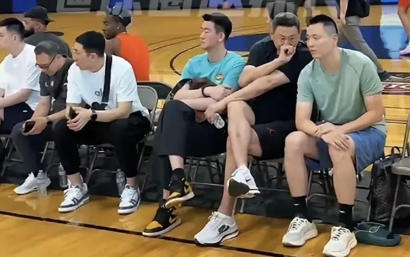 杨鸣在看了几轮NBA夏季联赛后表示“这样的比赛其实没什么看头，也没有什么所谓的大