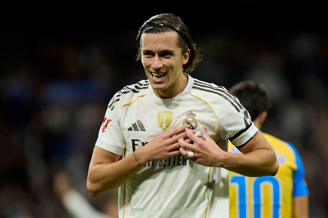 太阳报: 朗尼克曾告诉曼联要启用A费, 但滕哈格并没给他机会