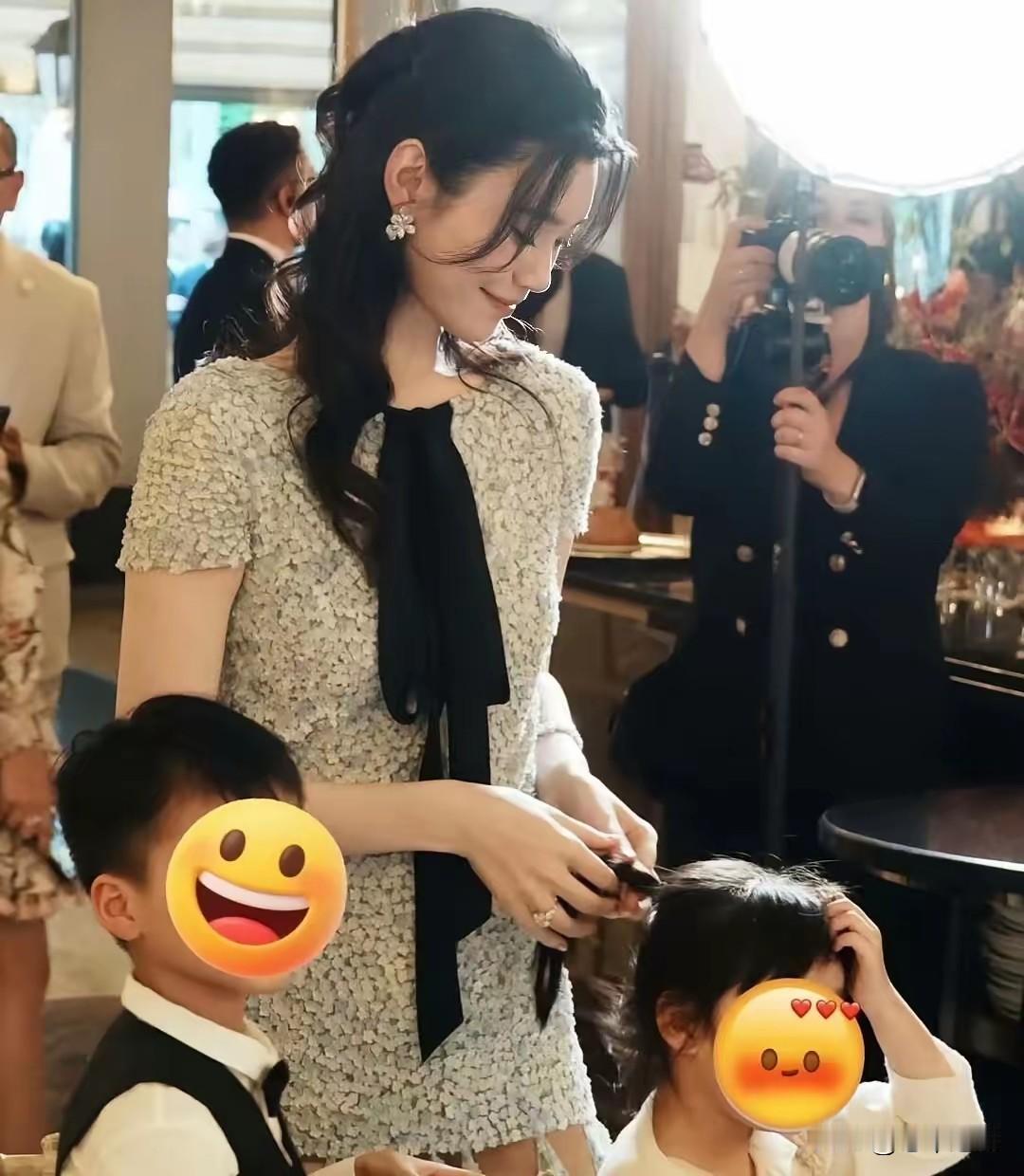 奚梦瑶结婚戴的首饰是要还回去的，只能家族传承，不能归个人所有。