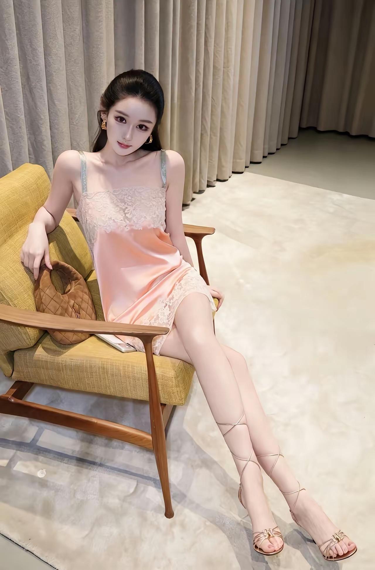 优雅气质穿搭，粉色蕾丝裙搭配金色耳环，坐在舒适椅子上，尽显女性魅力。什么样的人才
