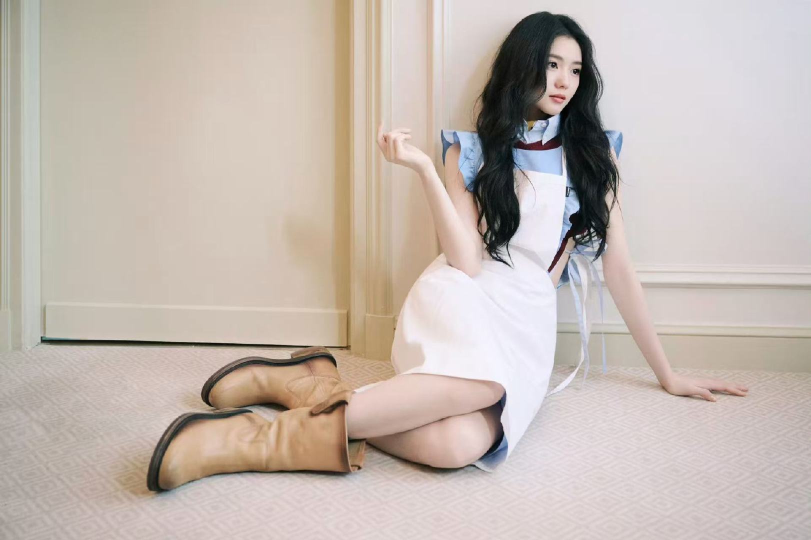 刘浩存李庚希miumiu观秀造型刘浩存李庚希miumiu大秀造型刘浩存李庚希m