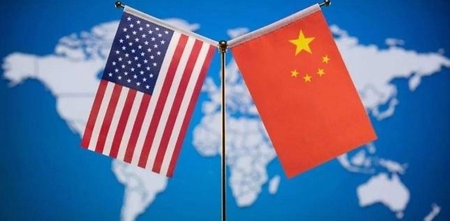 美国彭博社表示，中国将聚光灯留给了美国！5月30日，美国彭博社刊文称，中国国防部