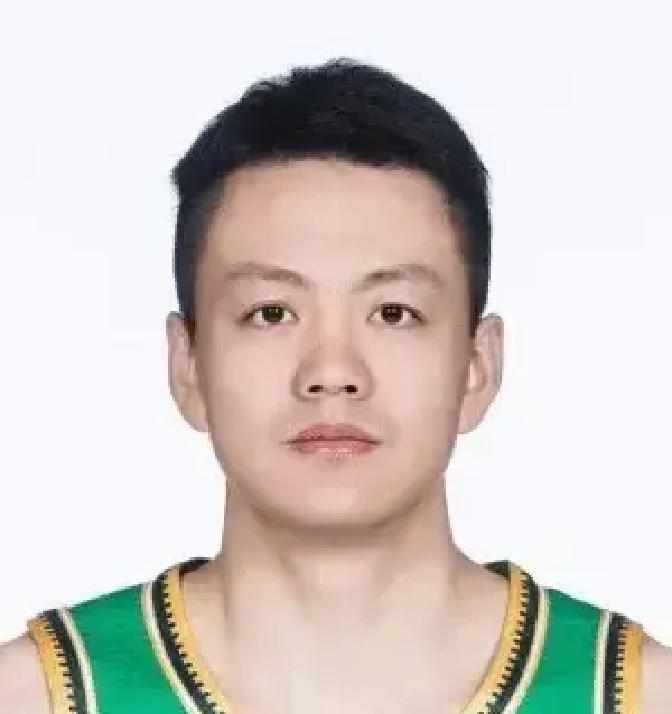 辽宁赢球的秘密，藏在一个从不投篮的人身上。你看不见他得分集锦，但对手小外援