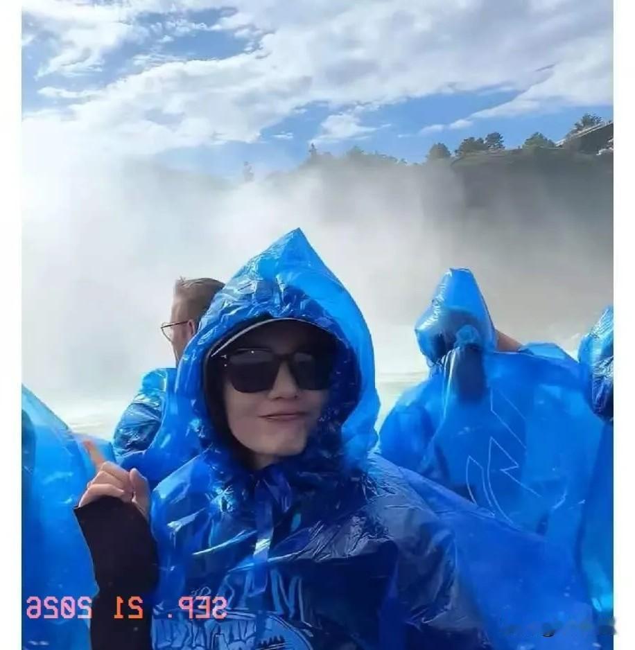 高圆圆，难掩喜悦9月21日，高圆圆，冲上热搜。原因是她在社交平台晒出尼亚加拉大
