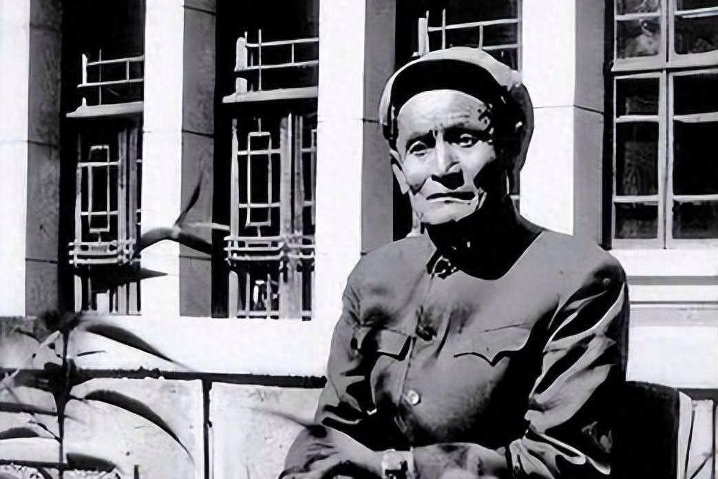 🌞50年代,内蒙赤峰供销社大门被撬,大量财物丢失,警方侦查一无所获,有位民