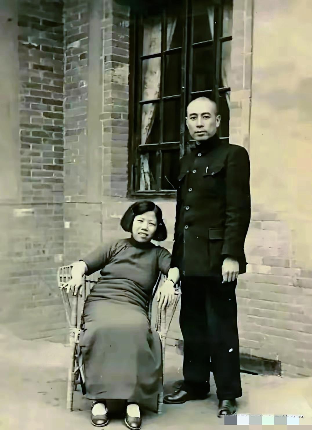 这张照片令人泪目，周总理把一生都无私奉献给了党和人民，未曾享福，我的心情格外