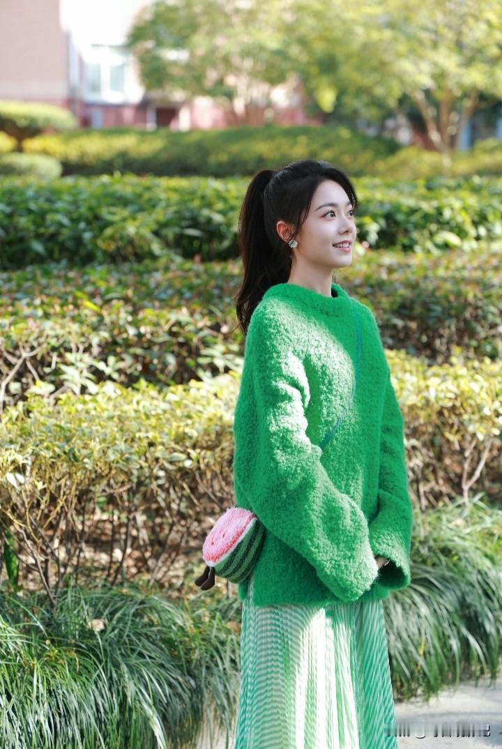 哈哈哈，第一次觉得女主的外号这么可爱。在《骄阳似我》里，女主叫聂曦光，听起来就