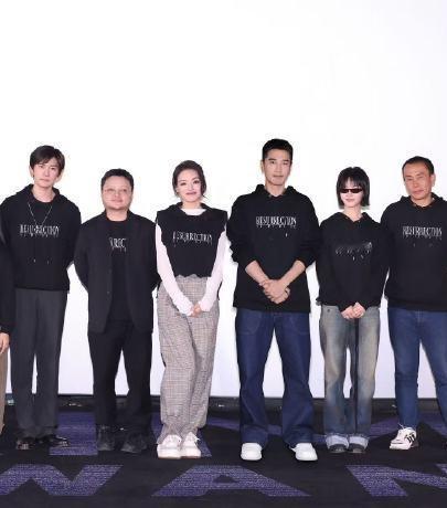 最近舒淇和易烊千玺在北京宣传新片，两位搭配的都很时尚，看起来像同龄人。舒淇里