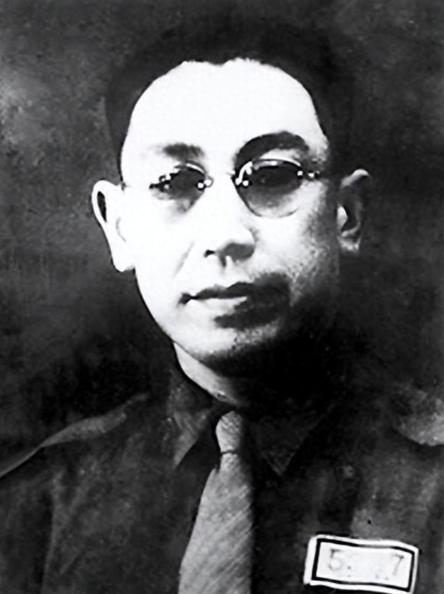 1949年，郭汝瑰起义后才发现，最信任的参谋长许亚殷竟是军统卧底，起义后，许亚殷