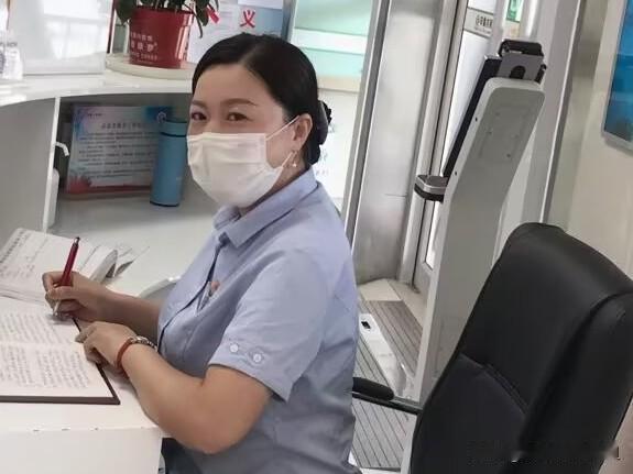 中小银行利率比国有的大银行要高一些，所以没有什么不好的。好多人不想把钱存到中