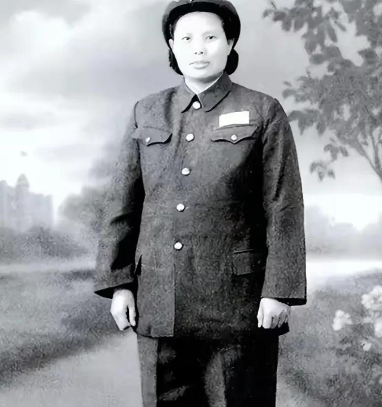 51年洪学智妻子寻女无果，精疲力竭时到一家农户歇脚，老太太突然高声大喊：你要找的