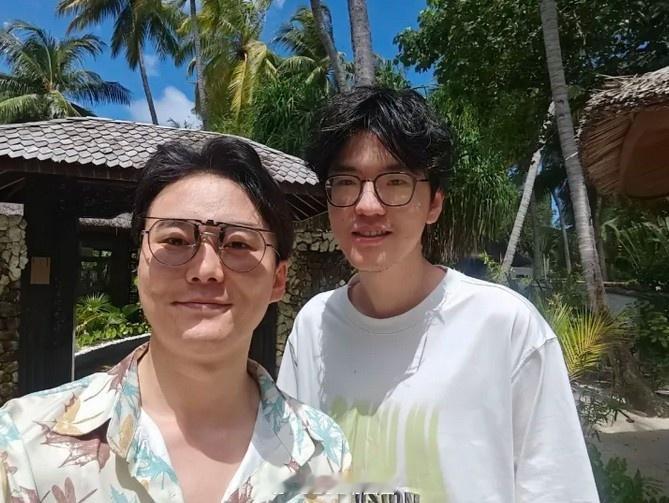 英雄联盟休假模式！有网友在马尔代夫偶遇jiejie英雄联盟S16Peanut入