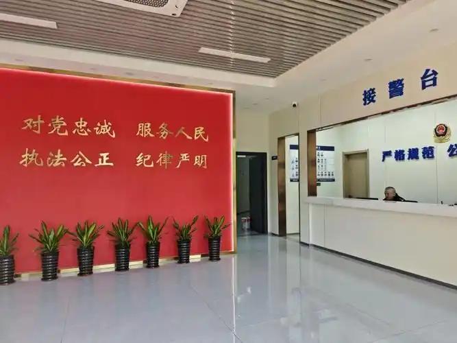 早些年转业选岗，公安局是妥妥的热门，大家看中制服身份、警衔津贴，很多战友优先抢，