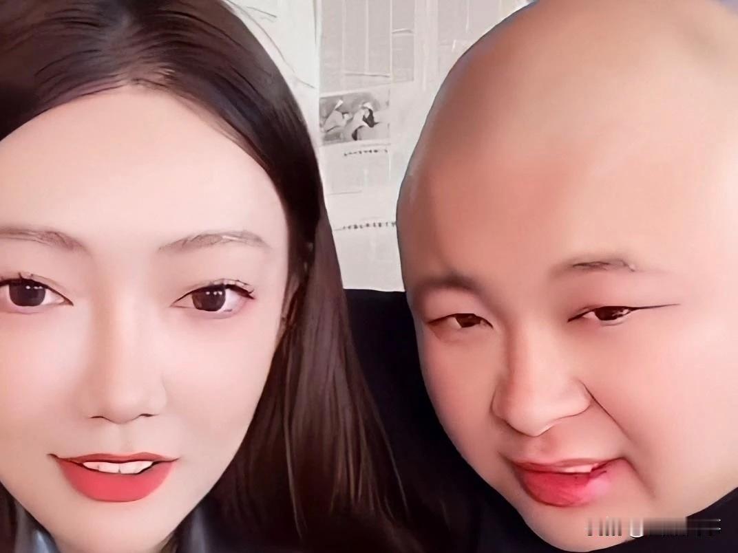 佳希不满老狗变卦，延期领结婚证。老狗、佳希原定在12月8