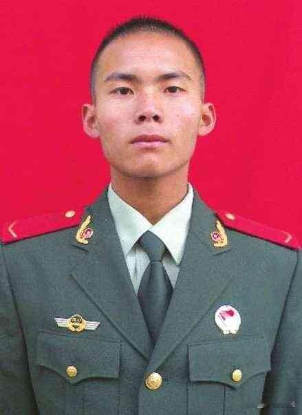 奔涌不息的金沙江暗藏致命漩涡，一名年轻武警战士义无反顾纵身入水，用十九岁的生命谱