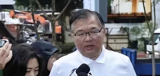 李德维现身郑丽文访陆名单，低调大佬的关键一步藏着两岸博弈的深意李德维突然出