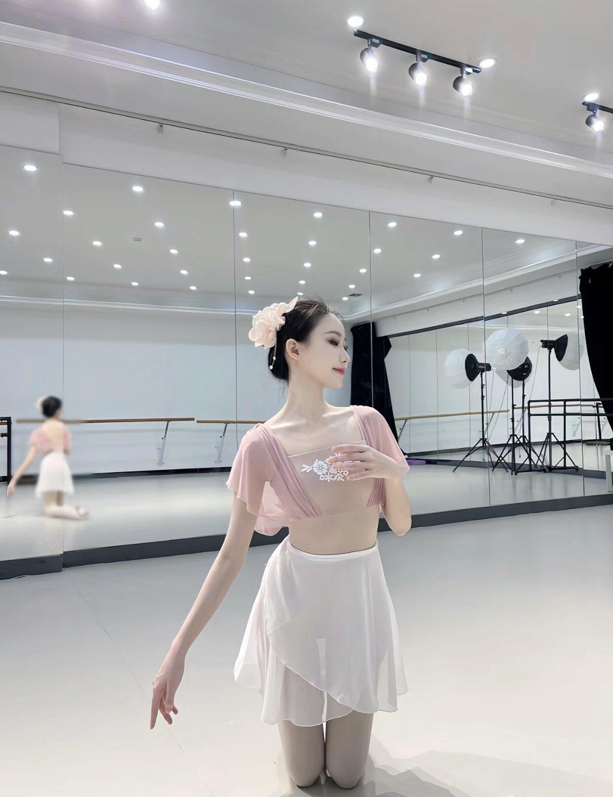 有人问，女人为什么要跳舞？不是为了在谁面前展现曼妙，也不是为了迎合旁人的审美，