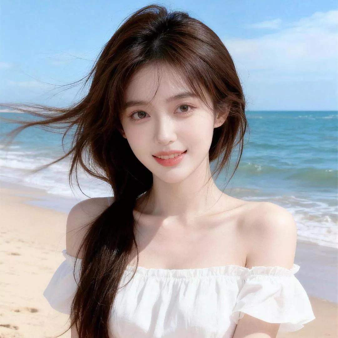 海风轻拂，笑容灿烂，沙滩上的甜美瞬间。海边元气少女海边微笑美影海风美人照沙