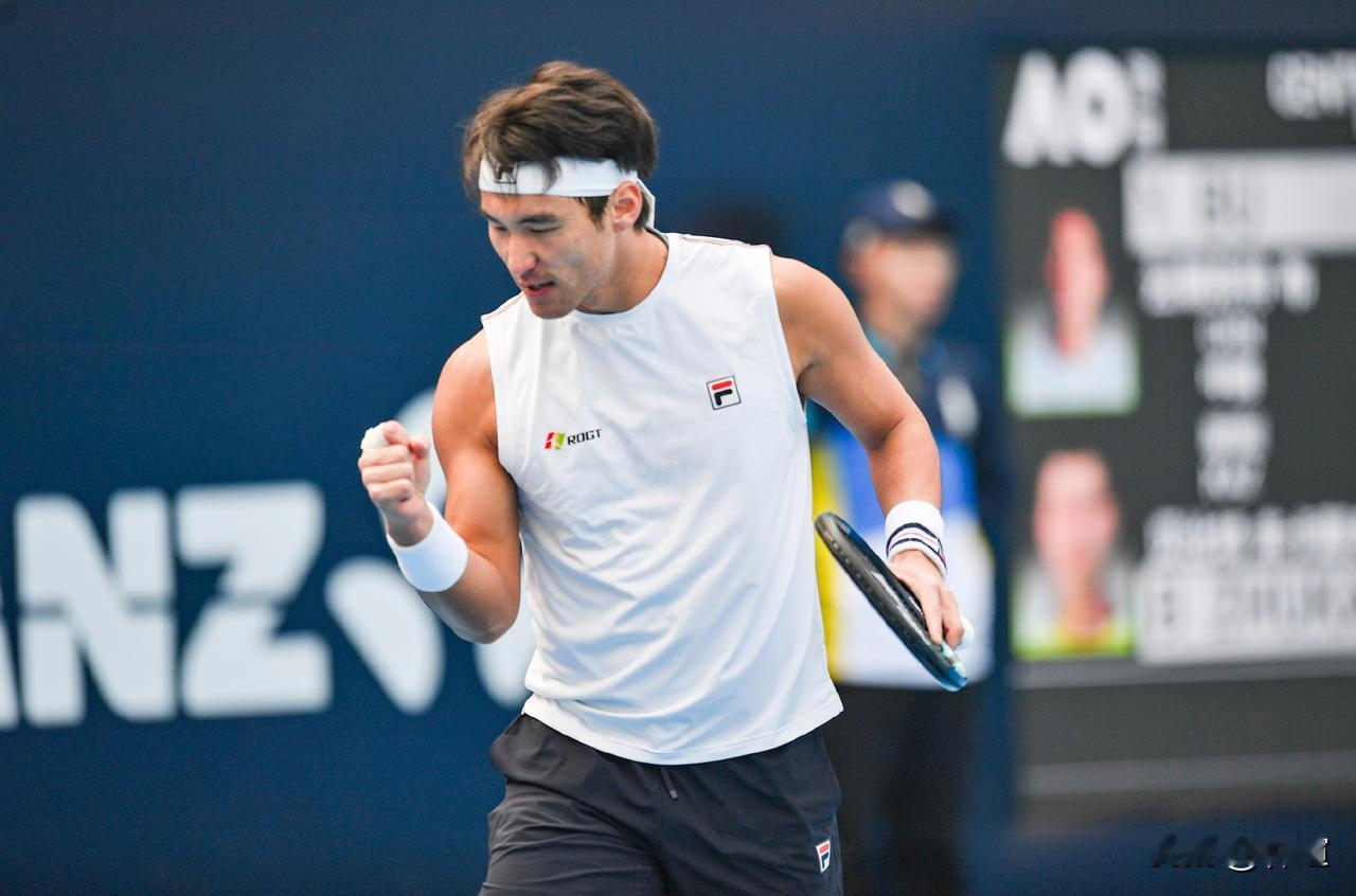 澳网，小布来了！正在成都进行的澳网外卡赛(亚太区)刚刚结束最后一场比赛，布云朝