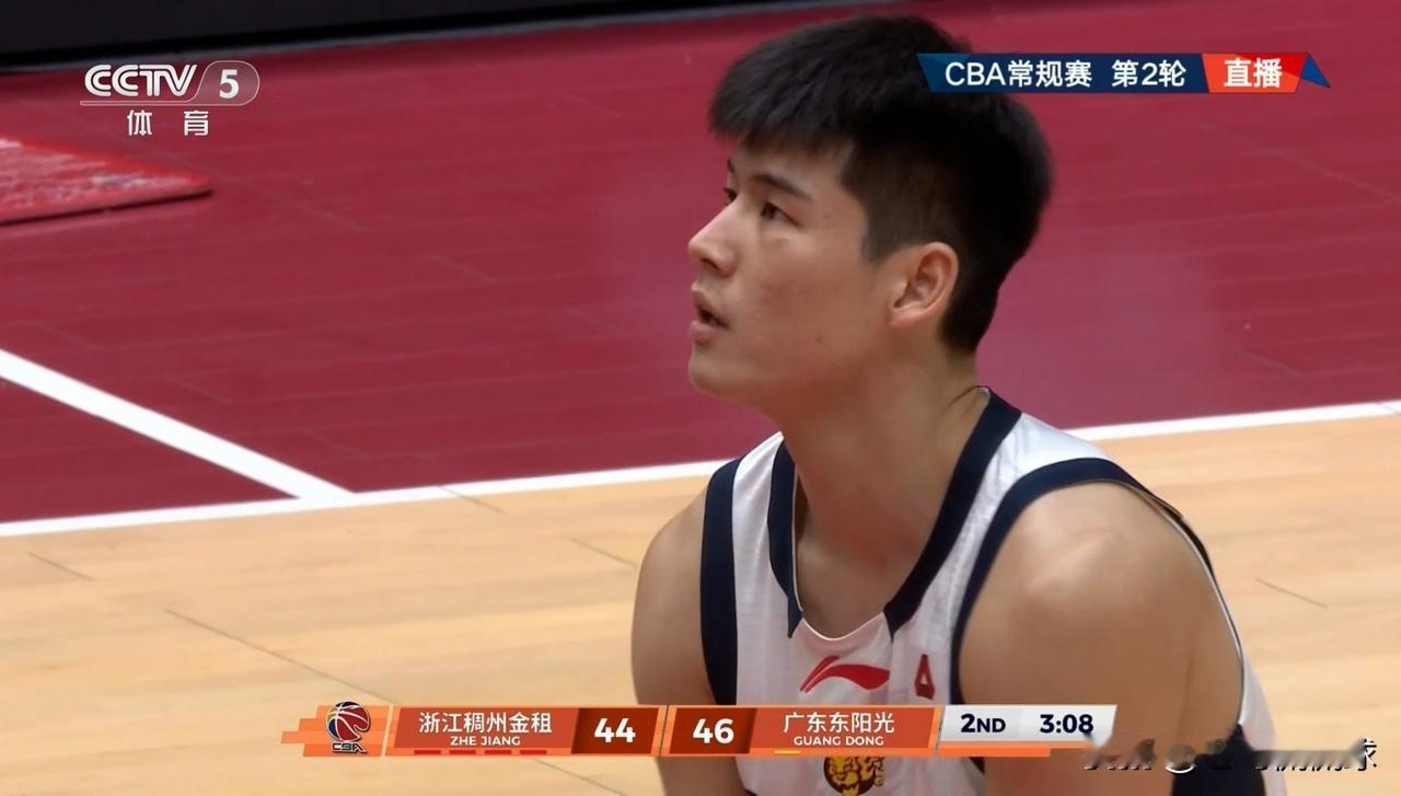 广东东阳光小将陈家政真是大放异彩！在今天进行的广东东阳光和浙江稠州金租的比赛中，