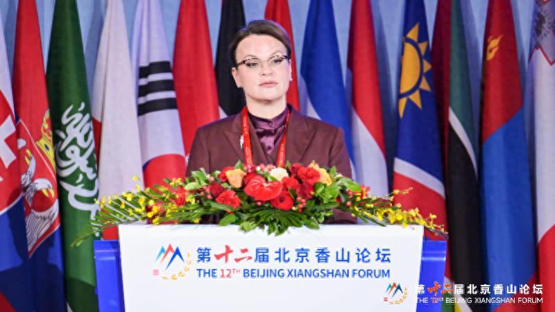 中国枪杆子硬却不压人！俄副防长三度点赞引爆香山论坛