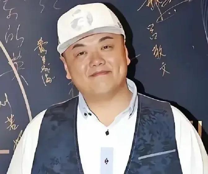 拍网大轻轻松松拿到了4000万的分账，转手就掏出300万想请周星驰客串3秒钟来报