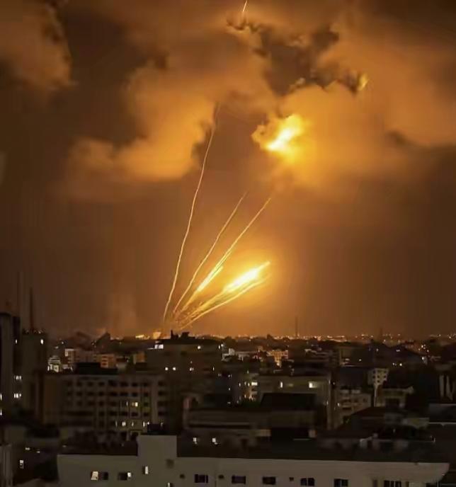 以色列空袭伊朗反遭打脸！F-35被全程锁定，飞行员坦言：这辈子忘不了那种恐惧