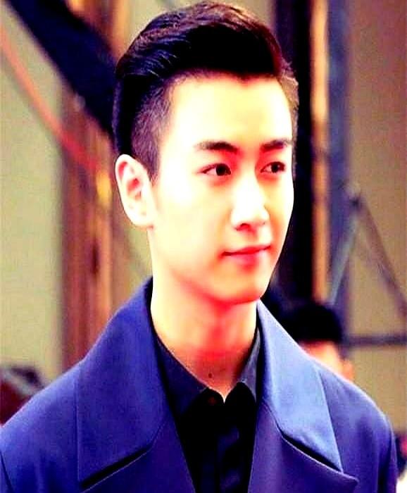 陈晓这“晓公主”的外号，算是焊在身上了。孙俪的转发直接将新剧《大生意人》推上