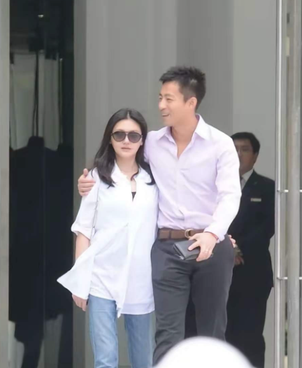 大家发现了吗？大s和汪小菲在一起的时候，总是神采奕奕，像是回国的千金大小姐！