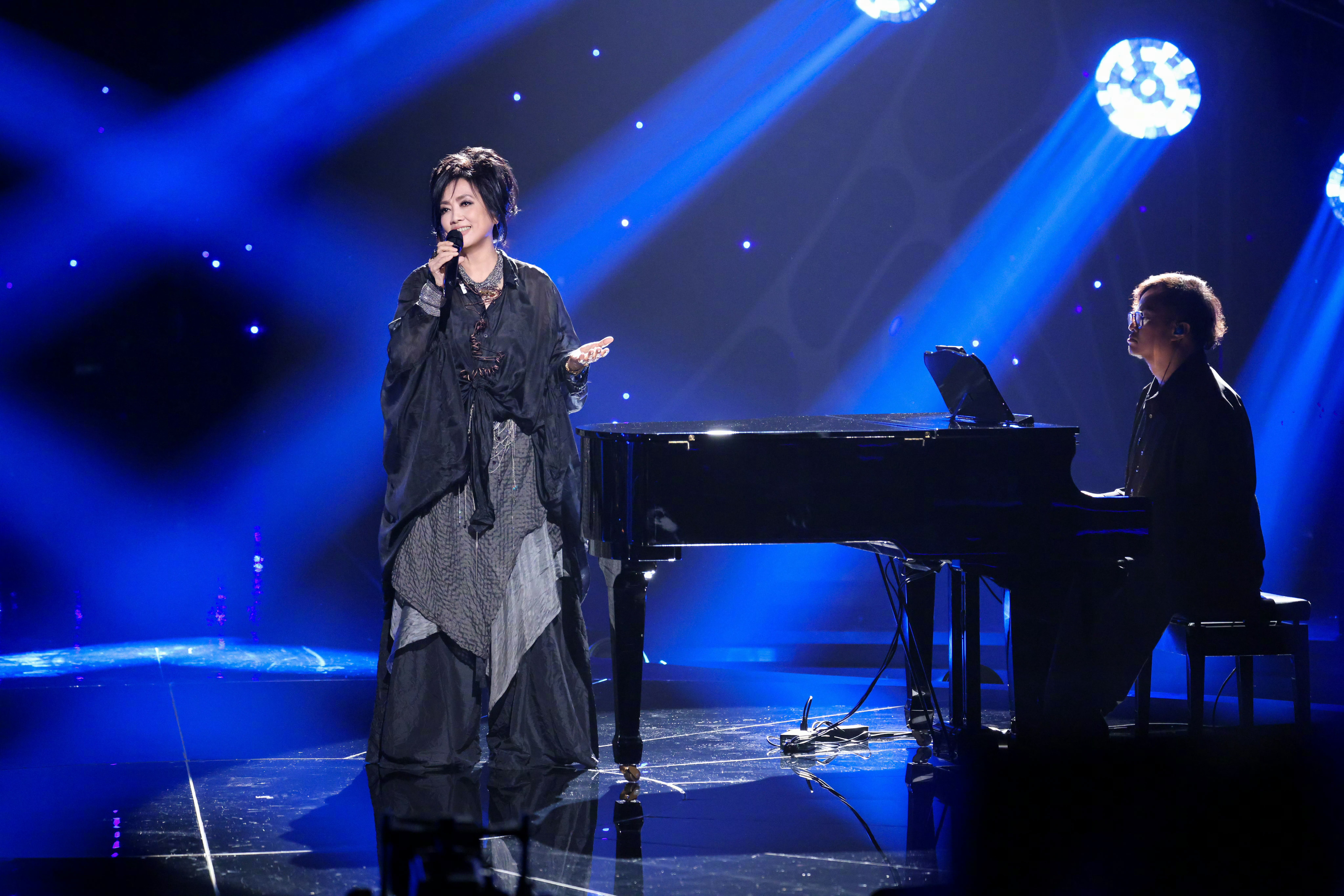 歌手2026第六期抽签结果：齐豫再次抽到“自由选曲”。【自由选曲】齐豫、侯明昊【