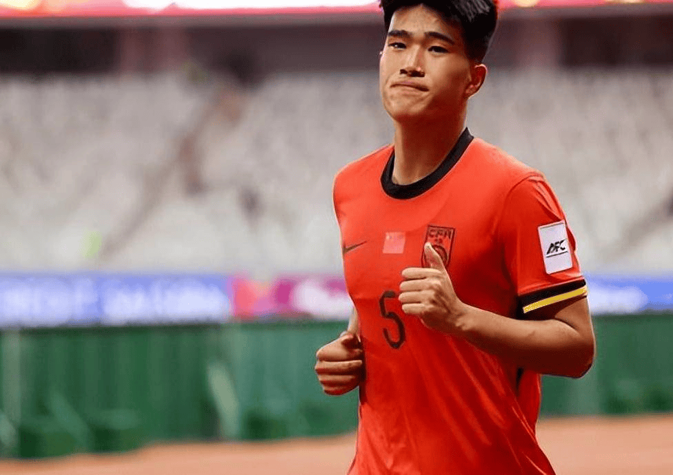 彭啸vs日本全场数据: 传球成功率91%, 射门1解围5拦截1