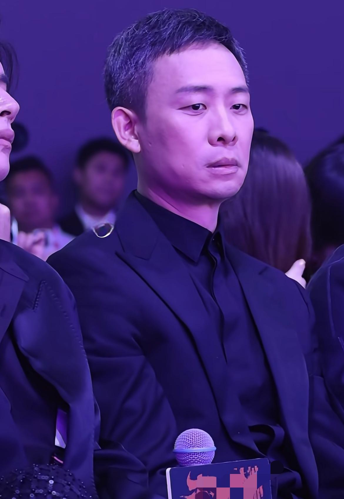 张译这次是“哑巴吃黄莲”了。没想到剧终人散，《以法之名》导演一句“演员选择有