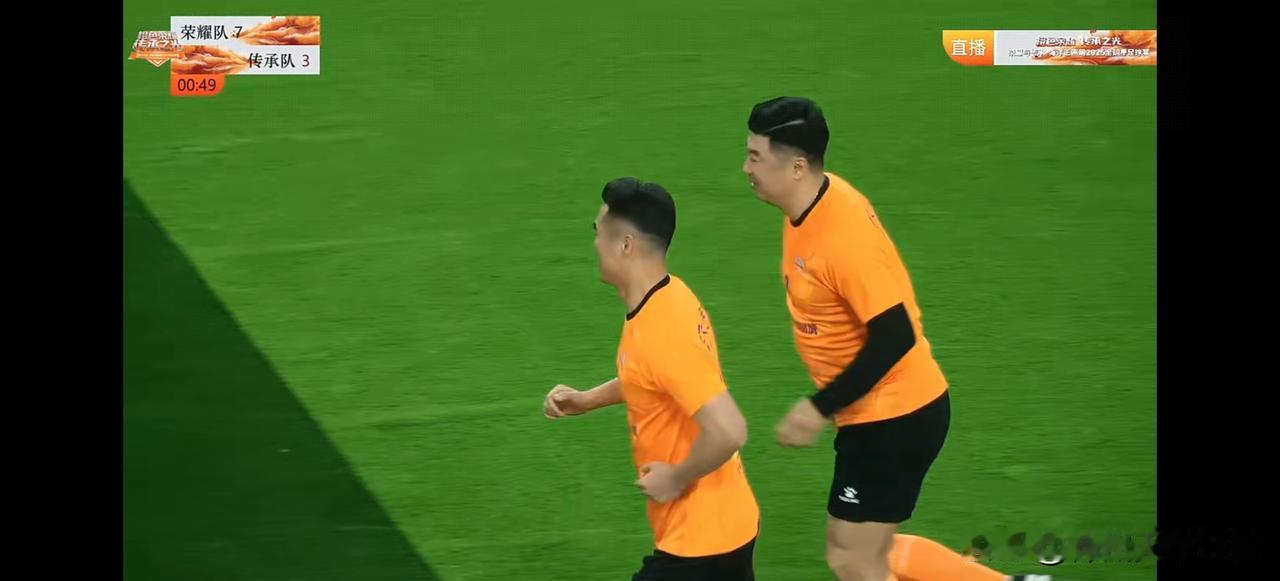 比中超颁奖欢乐10倍！临沂全明星赛：小孩虐惨女门将，黄健翔主持+董老厮社死太好磕