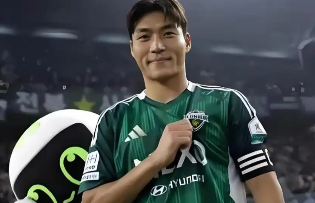 今天韩国2-1捷克这场，有2个效力过中超的球员上过场：1.金玟哉（后卫）-身份：前北京国安（2019