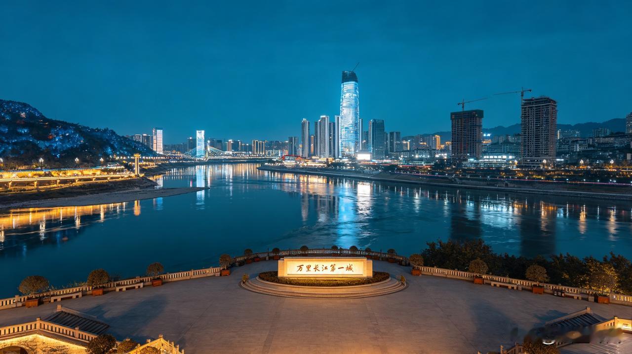 在宜宾合江门，金沙江携高原奔涌而来，岷江自川西缓缓南下，两江在此相拥汇合，自这里