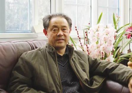 据说庞家提了三条要求。每一条都打在点子上。但是南博哪条都做不到！让南博归