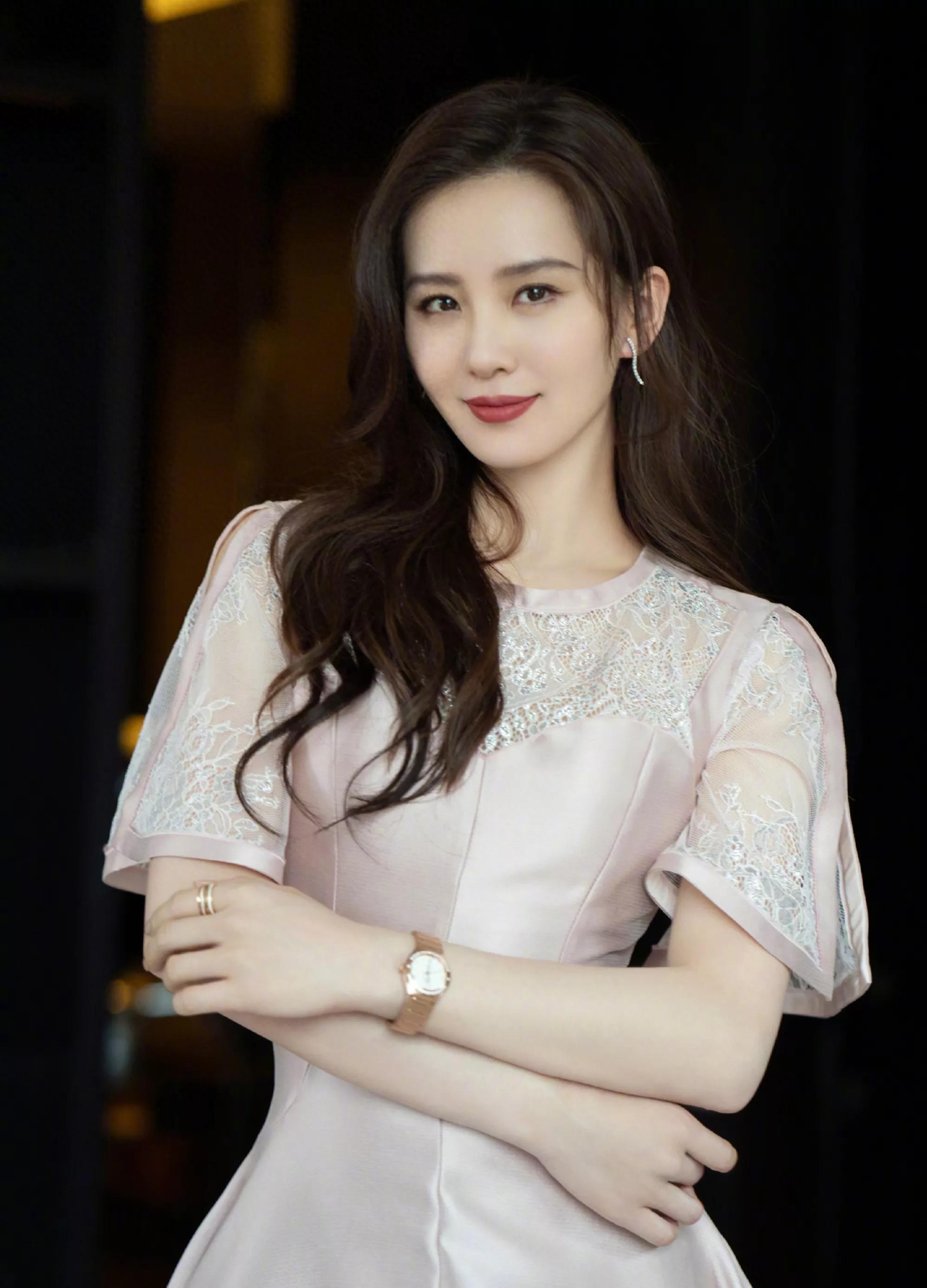 刘诗诗女星写真合集：小家碧玉、貌美如花