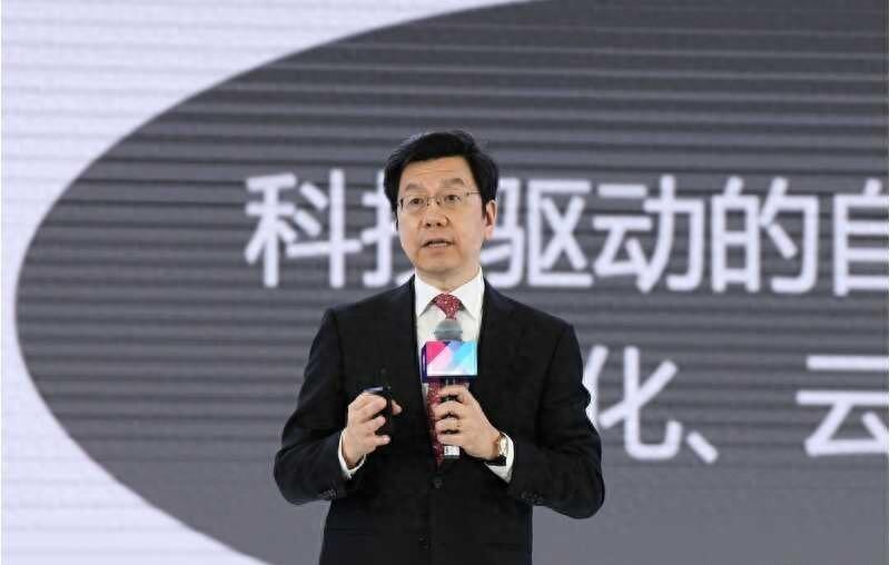 2023年李开复在京宣布再度投身AI创业，这已不是他第一次“逆行”。早在