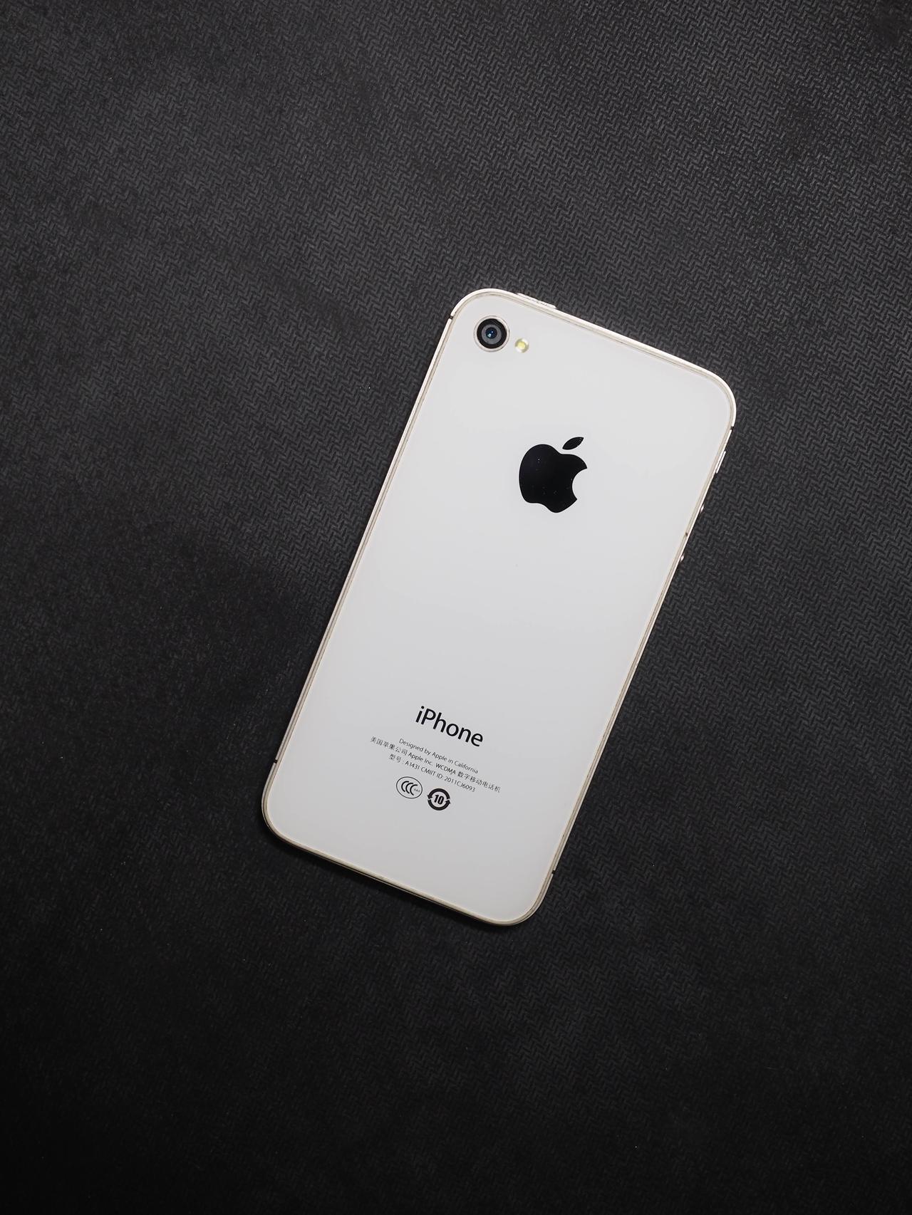 你敢相信，苹果14年前能设计出这样的手机？即便是用2025年的眼