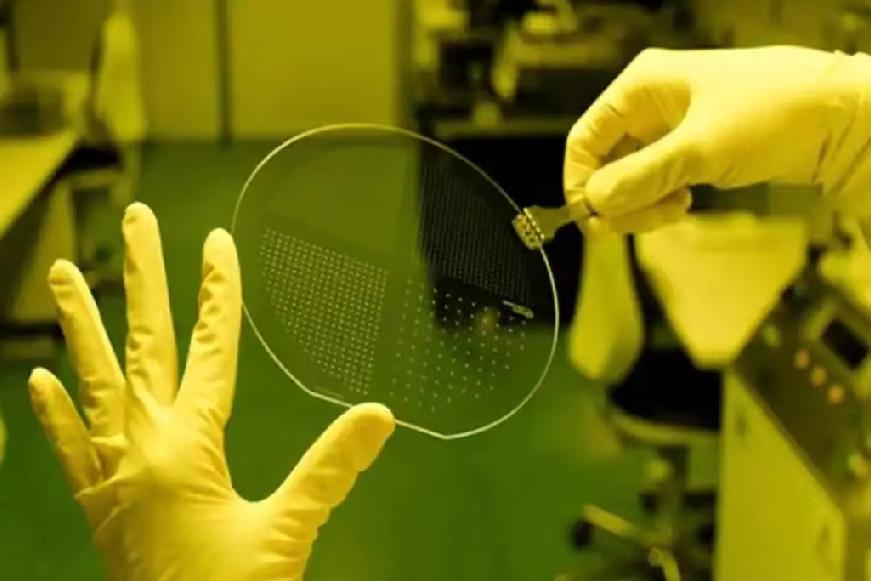 12月10日，香港《卫报》报道:“中日关系紧张背景下，日本计划12月中旬起全面停